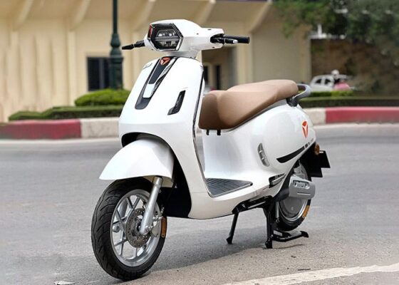 xe may dien yadea oris mau trang