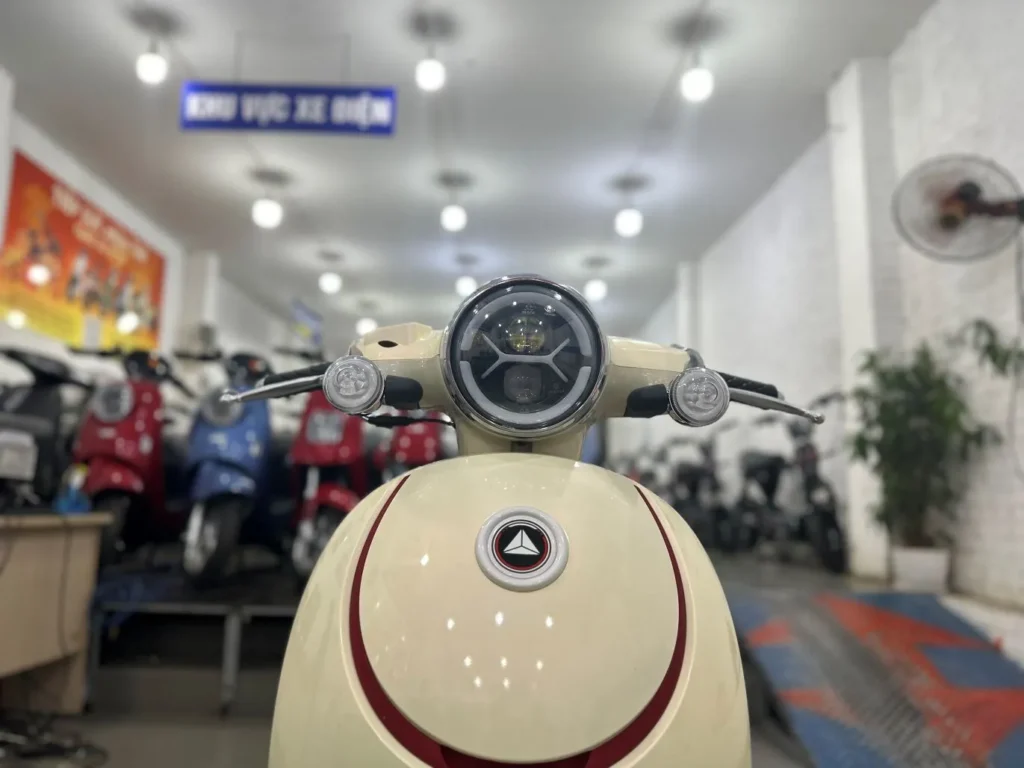 giorno 50cc golden xe lan anh 9