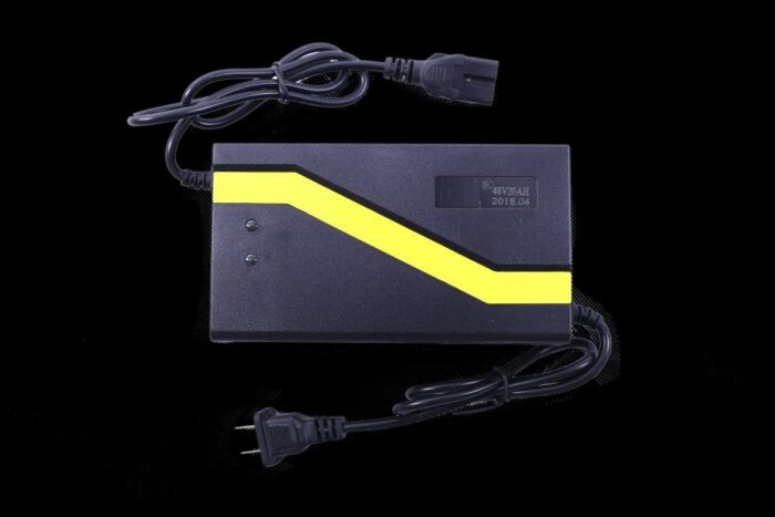 Sạc Xe Điện Loại 48V – 20Ah cao cấp